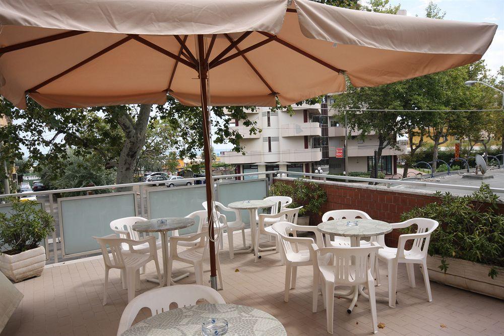 Hotel Sole Mio Rimini Bagian luar foto