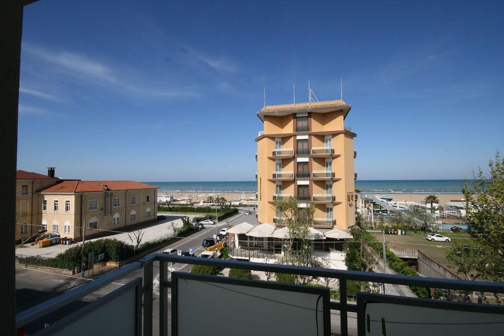 Hotel Sole Mio Rimini Bagian luar foto