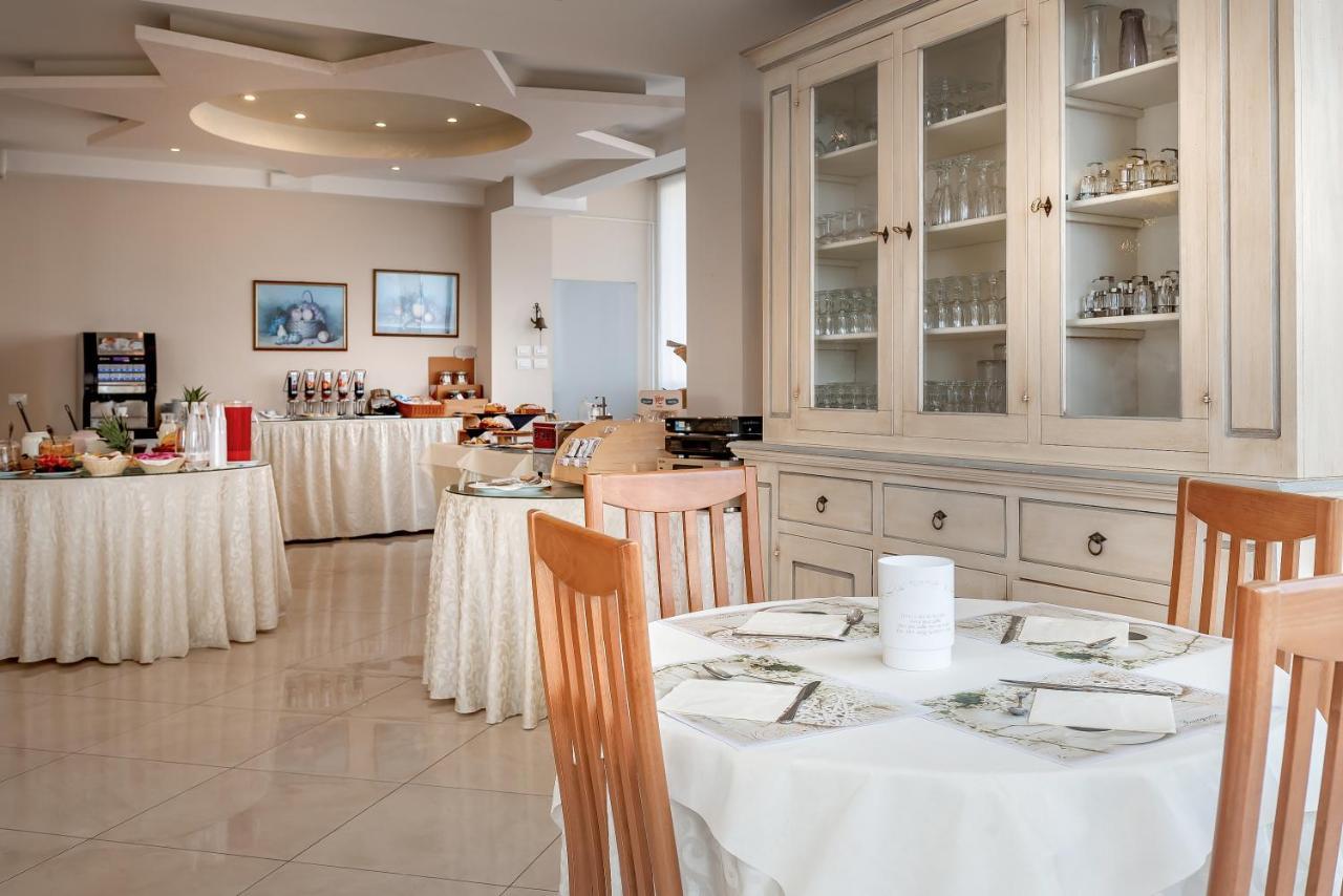 Hotel Sole Mio Rimini Bagian luar foto
